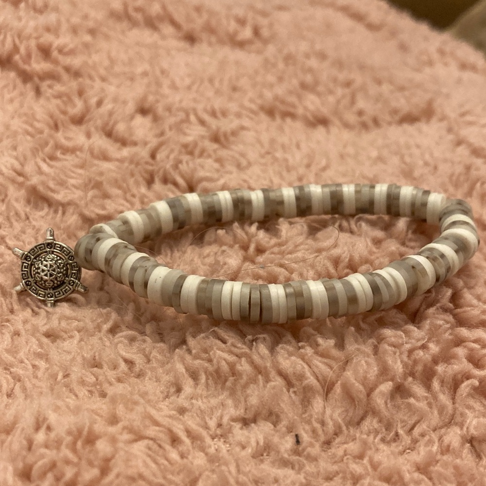 Elegant White Beaded Bracelet Women’s